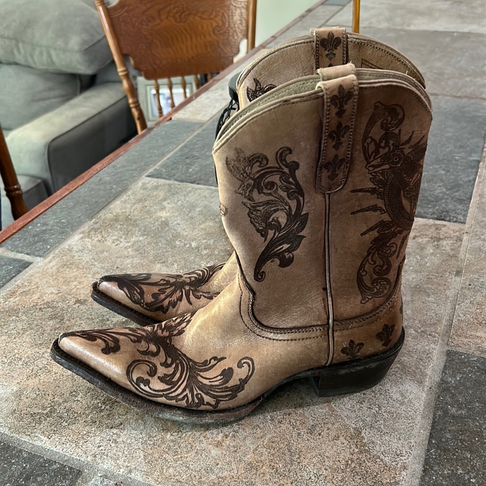 Ariat Pegosa Tooled Leather Brown Horse Detail Boots